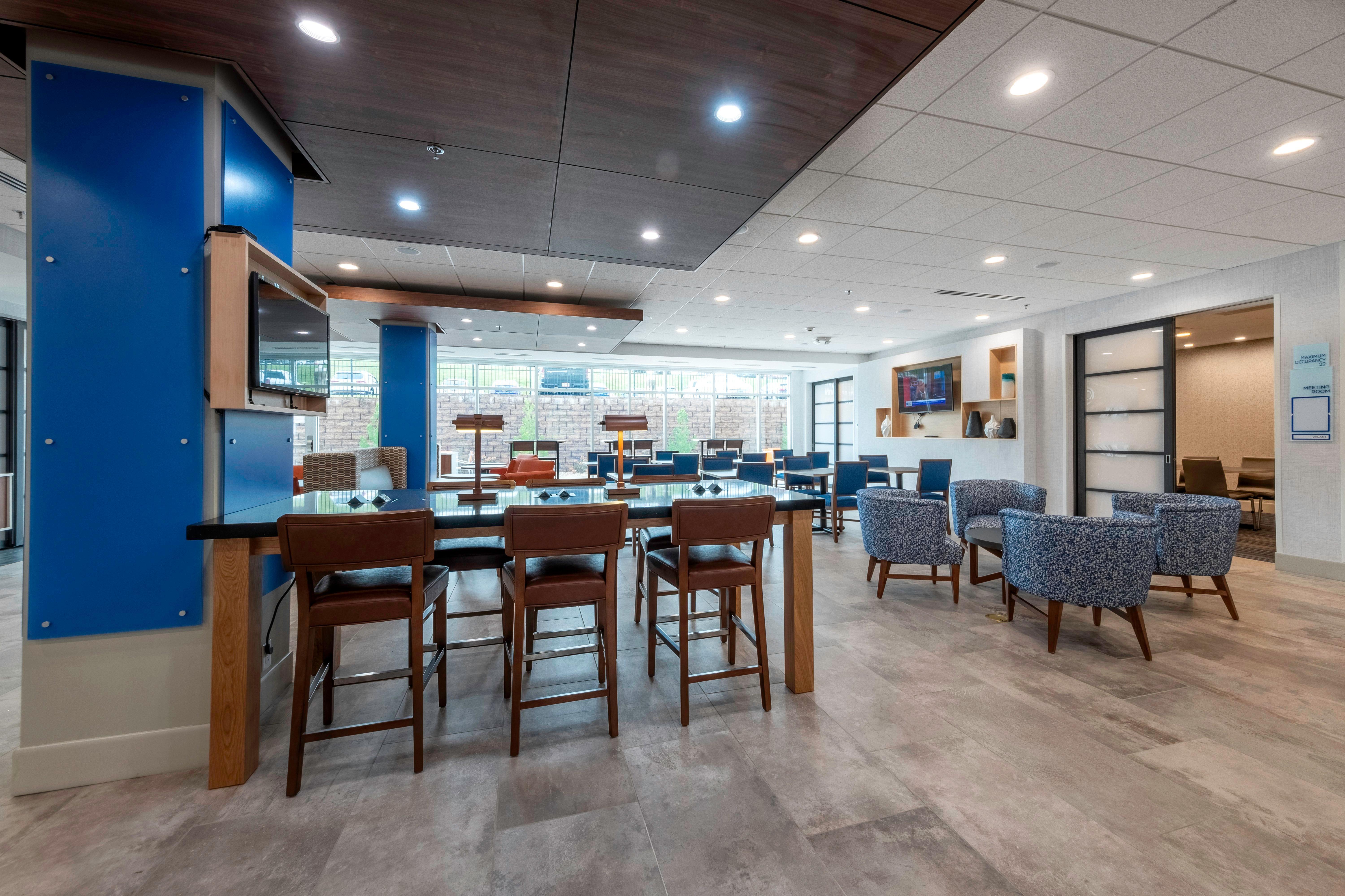 Holiday Inn Express & Suites - Staunton By Ihg Exterior photo