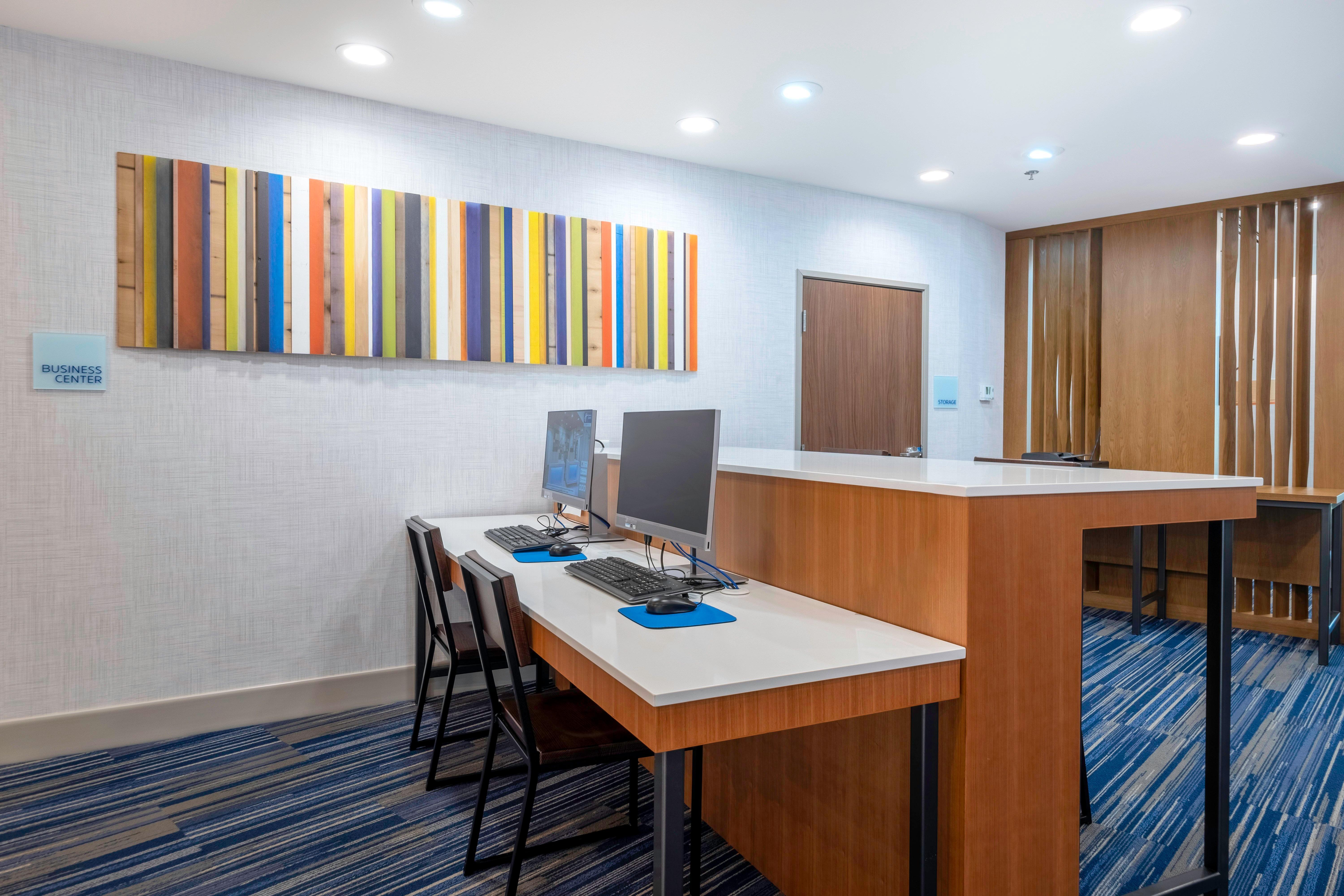 Holiday Inn Express & Suites - Staunton By Ihg Exterior photo